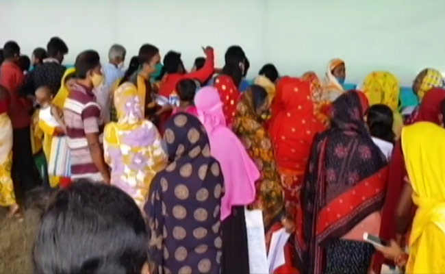 Thousands Of Bengal Women Apply In Mamata Banerjee's Financial Aid Scheme