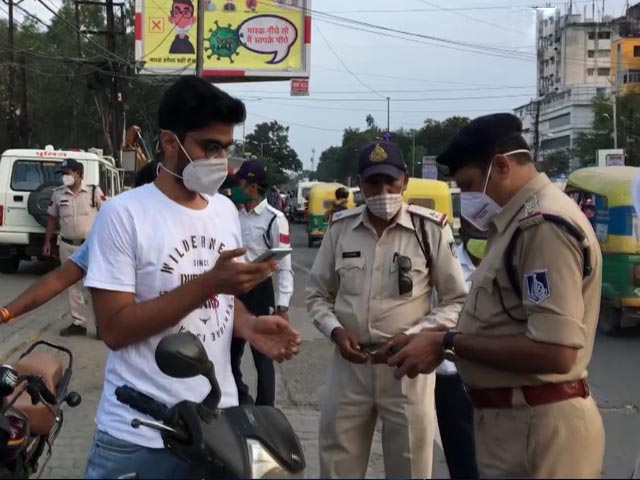 Traffic Violators In Indore Asked To Manage Traffic Flow To Spread Awareness