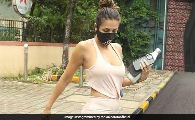 Jump Into Mondays With "Full <i>Josh</i>" But With Style Just Like Malaika Arora