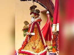हरियाली तीज के दिन करेंगी इन चीजों का दान तो सुखी रहेगा जीवन हरियाली तीज के दिन करेंगी इन चीजों का दान तो सुखी रहेगा जीवन
