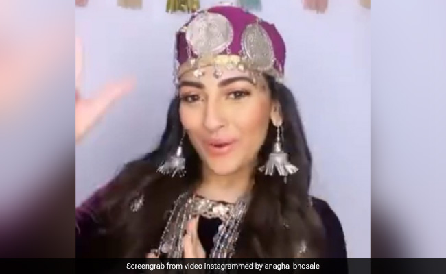 अनघा भोसले ने किया 'बुमरो-बुमरो' सॉन्ग पर डांस, फैन्स बोले- 'कश्मीर की कली'