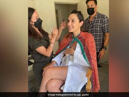 You Can't Keep Mac And Cheese Away From Gal Gadot; Here's Proof