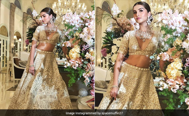 Tara Sutaria Shines Brighter Than The Star She Is In A White Rs 3 Lakh Anita Dongre <i>Lehenga</i>