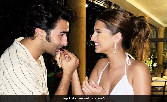Viral: Tara Sutaria And Aadar Jain In A Cute Pic From His Birthday ...