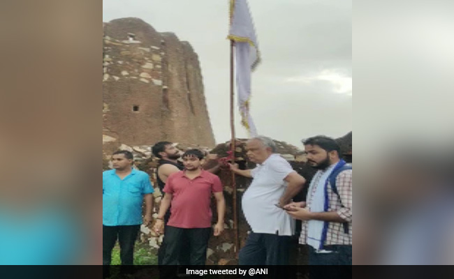 Case Against BJP MP For Hoisting Community Flag At Jaipur's Amagarh Fort