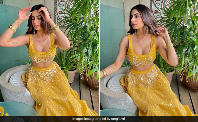 Khushi Kapoor Spreads Sunshine All Through The Year In Her Yellow <i>Lehenga</i>