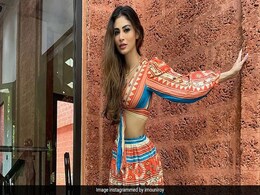 Mouni Roy Photos: नए फोटोशूट में बेहद स्टाइलिश दिखीं मौनी रॉय, एक्ट्रेस का अंदाज हुआ वायरल Mouni Roy Photos: नए फोटोशूट में बेहद स्टाइलिश दिखीं मौनी रॉय, एक्ट्रेस का अंदाज हुआ वायरल