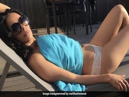 मल्लिका शेरावत की सनबाथ लेते हुए फोटो हुई वायरल, देखें Photo मल्लिका शेरावत की सनबाथ लेते हुए फोटो हुई वायरल, देखें Photo