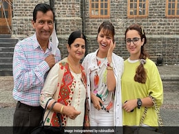 रुबीना दिलैक कर रही हैं होमटाउन हिमाचल की सैर, नए लुक में फैमिली के साथ शेयर कीं खूबसूरत तस्वीरें रुबीना दिलैक कर रही हैं होमटाउन हिमाचल की सैर, नए लुक में फैमिली के साथ शेयर कीं खूबसूरत तस्वीरें