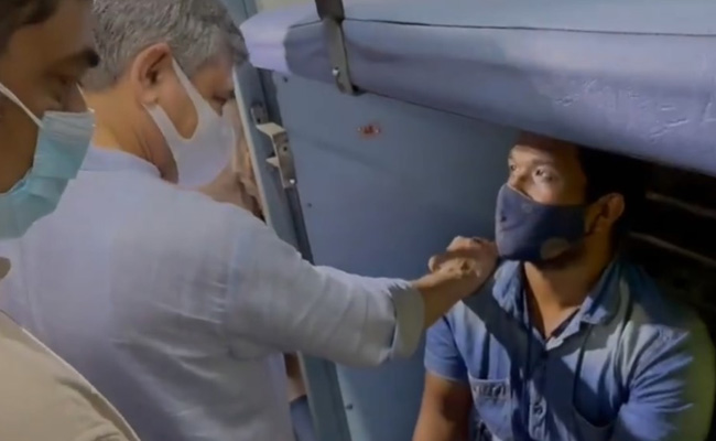 "Ordinary Citizen, Like You": Railway Minister Seeks Feedback On Train