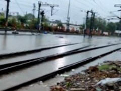 Video : नई दिल्ली रेलवे स्टेशन पर भी रिकॉर्ड बारिश की मार,आठ प्लेटफॉर्मों पर रुका ट्रेनों का आवागमन