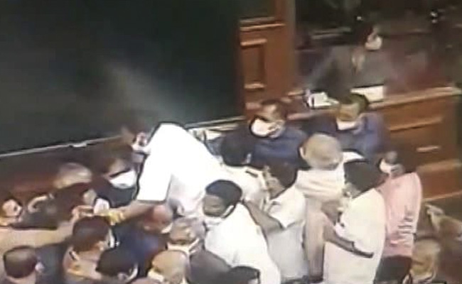 संसद में हंगामे की जांच को लेकर बनने वाली कमेटी को कांग्रेस और अन्य विपक्षी दलों ने किया खारिज