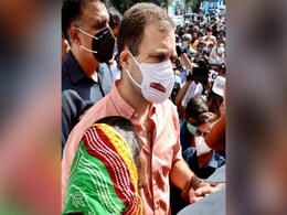 "मैं उनके साथ खड़ा हूं" : दिल्ली कैंट में कथित तौर पर दुष्कर्म और हत्या की शिकार दलित लड़की के परिजनों से मिलने के बाद बोले राहुल गांधी "मैं उनके साथ खड़ा हूं" : दिल्ली कैंट में कथित तौर पर दुष्कर्म और हत्या की शिकार दलित लड़की के परिजनों से मिलने के बाद बोले राहुल गांधी