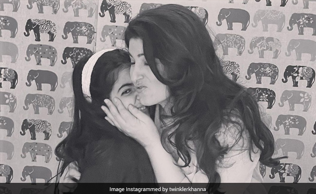 Like Mom Like Daughter. Twinkle Khanna's "Little One Is Currently Obsessed" With This Book Series