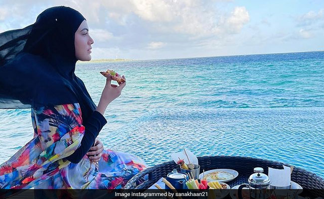 Sana Khan Is Living The Maldives Dream. Her Floating Breakfast Came With A "Beautiful View"