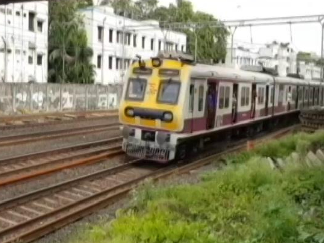 Those Who Got Both Jabs Can Travel On Mumbai Local Trains From August 15