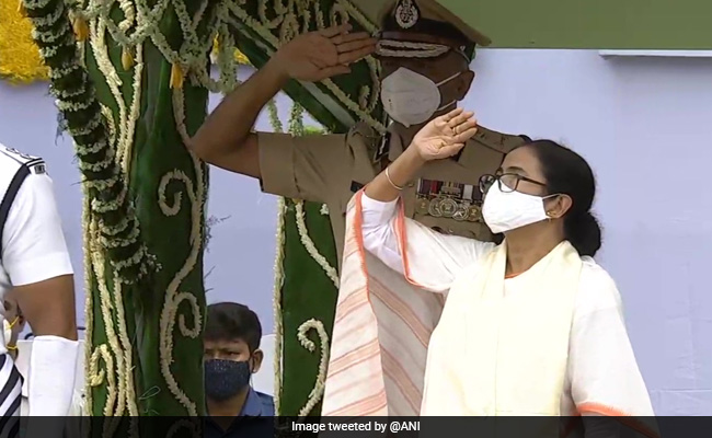 West Bengal Chief Minister Hoists National Flag At Red Road In Kolkata