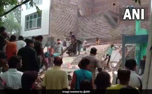 1 Killed, 3 Injured As Building Collapses In Northeast Delhi: Police