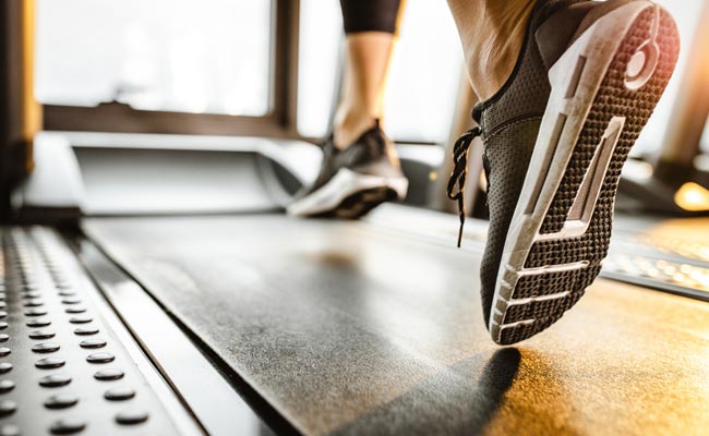These Slip-On Sneakers Completely Eliminate The Hassle Of Tying Your Laces
