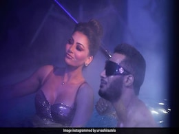 Urvashi Rautela मुहम्मद रमदान के साथ पूल में ग्लैमरस अंदाज में आईं नजर, फैंस बोले- क्या बात है.... Urvashi Rautela मुहम्मद रमदान के साथ पूल में ग्लैमरस अंदाज में आईं नजर, फैंस बोले- क्या बात है....