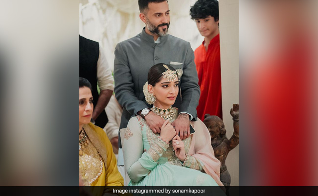 Sonam Kapoor Shares Her Photo Album From Sister Rhea's Wedding
