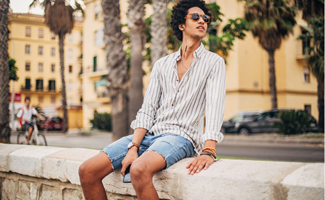 These Denim Shorts Need No Season Or Reason To Look This Good