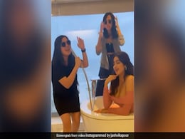 Kajol And Kajal Aggarwal In Janhvi Kapoor's "Aksa Gang"? Well, Kinda Kajol And Kajal Aggarwal In Janhvi Kapoor's "Aksa Gang"? Well, Kinda