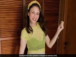 टीवी की 'गोरी मेम' ने झूमकर किया डांस, सौम्या टंडन के स्टाइलिश लुक पर फैन्स हुए फिदा टीवी की 'गोरी मेम' ने झूमकर किया डांस, सौम्या टंडन के स्टाइलिश लुक पर फैन्स हुए फिदा