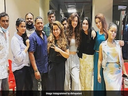 दिशा पटानी ने 'एक विलेन रिटर्न्स’ के सेकंड शेड्यूल पूरा होने पर यूं मनाया जश्न, शेयर किया Video दिशा पटानी ने 'एक विलेन रिटर्न्स’ के सेकंड शेड्यूल पूरा होने पर यूं मनाया जश्न, शेयर किया Video