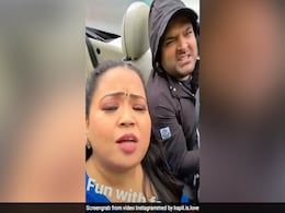 Kapil Sharma और Bharti Singh ने गया 'बचपन का प्यार' गाना, सेल्फी लेने आई फैन ने गाना सुन बदला अपना रास्ता- देखें Video Kapil Sharma और Bharti Singh ने गया 'बचपन का प्यार' गाना, सेल्फी लेने आई फैन ने गाना सुन बदला अपना रास्ता- देखें Video