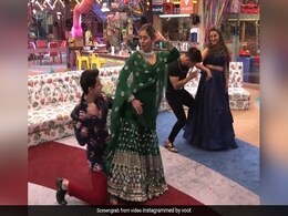 Bigg Boss OTT: बिग बॉस के घर में खूब मची धूम, कंटेस्टेंट ने जमकर किया डांस...देखें Video Bigg Boss OTT: बिग बॉस के घर में खूब मची धूम, कंटेस्टेंट ने जमकर किया डांस...देखें Video