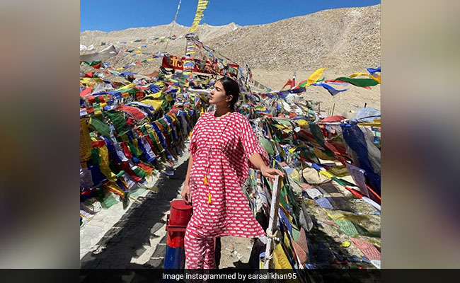 शांति के लिए लद्दाख पहुंचीं सारा अली खान, शेयर की शानदार तस्वीरें