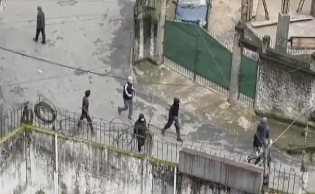 मेघालय : CM आवास पर पेट्रोल बम से हमला, शिलॉन्ग में लगा दो दिन का कर्फ्यू