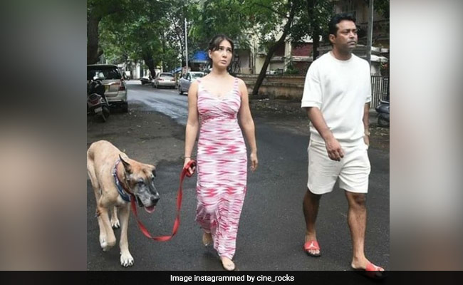Viral: Kim Sharma And Leander Paes Spotted Strolling Together In Mumbai