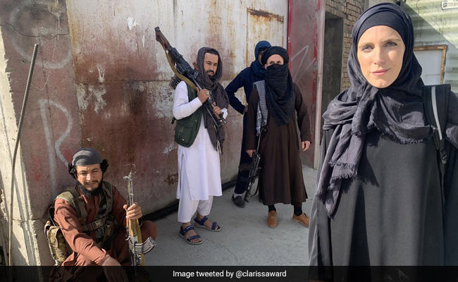 काबुल में रिपोर्टिंग कर रही महिला रिपोर्टर का मीम हुआ वायरल तो ट्वीट कर बताई तालिबान की सच्चाई