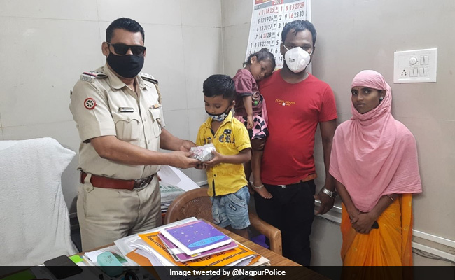 Nagpur Cop Pays Fine For Auto Driver Who Brought Cash From Son's Piggy Bank