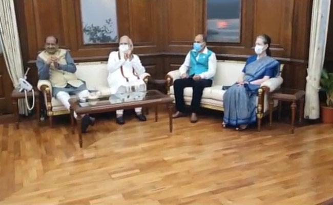PM, Sonia Gandhi At Speaker's Meet After Abrupt End To Lok Sabha Session