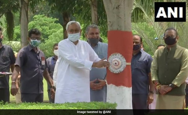 Nitish Kumar Ties Rakhis To Trees, Spreads Conservation Awareness