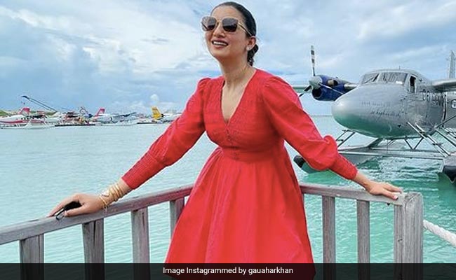 Trend : रेड है ऑलवेज हॉट, ये सेल‍िब्रिटीज लाल रंग में ढहा चुकी हैं कहर, आप भी कीजिए ट्राई और बन जाइए महफिल की शान