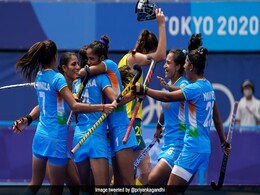 "Hurray लड़कियों ने इतिहास रच दिया" : महिला हॉकी टीम की जीत पर प्रियंका गांधी ने यूं दी बधाई "Hurray लड़कियों ने इतिहास रच दिया" : महिला हॉकी टीम की जीत पर प्रियंका गांधी ने यूं दी बधाई