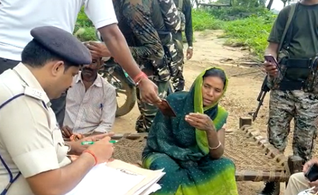 बिहार: पुलिस मुखबिरी के आरोप में नक्सलियों ने पिता-पुत्र की गोली मारकर की हत्या