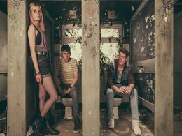 Top 5 Netflix: टीनेज के हसीन दिनों को समेटे हुए हैं ये नेटफ्लिक्स वेब सीरीज, आपने देखीं क्या Top 5 Netflix: टीनेज के हसीन दिनों को समेटे हुए हैं ये नेटफ्लिक्स वेब सीरीज, आपने देखीं क्या