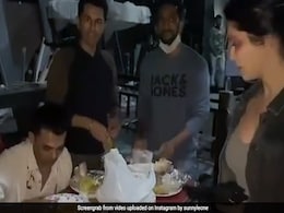 सनी लियोन को सेट पर खाना नहीं किया ऑफर, तो बंदूक लेकर यूं निकलीं एक्ट्रेस- देखें Video सनी लियोन को सेट पर खाना नहीं किया ऑफर, तो बंदूक लेकर यूं निकलीं एक्ट्रेस- देखें Video