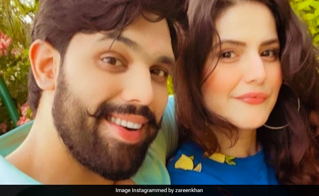 जरीन खान बिग बॉस फेम बॉयफ्रेंड शिवाशीष के संग गोवा में कर रही हैं चिल, शेयर की Photos