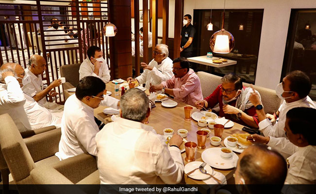 राहुल गांधी की नाश्ते पर हुई बैठक ने नई शैली के नेतृत्व का दिया संकेत