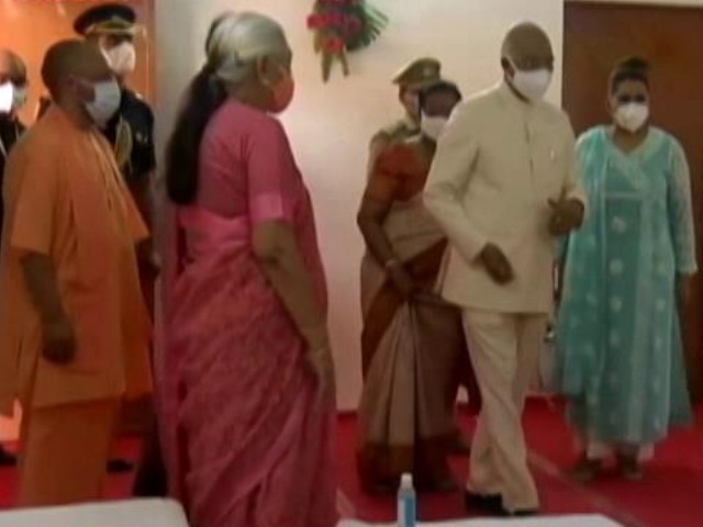 "Like A Senior BJP Leader's Visit": Samajwadi Party On President's UP Trip