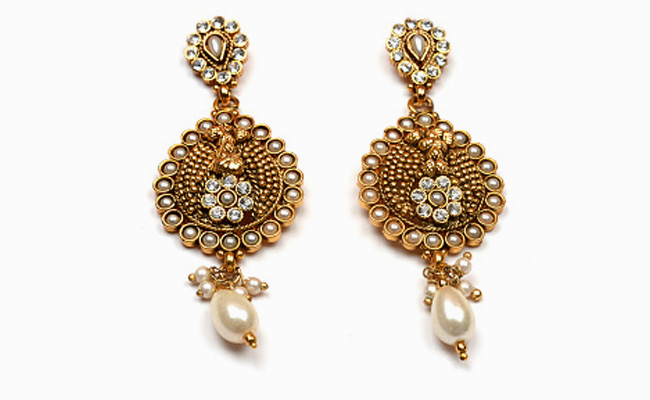 Your Ethnic Attire Will Sparkle A Lot Brighter With These Traditional Earrings