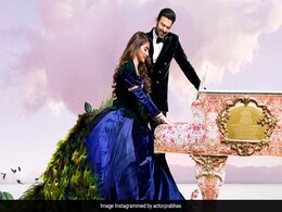 <i>Radhe Shyam</i>: Prabhas And Pooja Hegde "Teach A New Meaning Of Love" In Janmashtami-Special Poster <i>Radhe Shyam</i>: Prabhas And Pooja Hegde "Teach A New Meaning Of Love" In Janmashtami-Special Poster