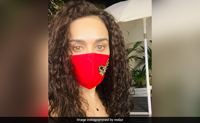Preity Zinta's New Look Is Actually An Old Look - Remember <I>Dil Chahta Hai</i>'s Shalini?