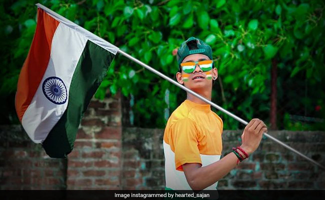 Independence day 2021: आजादी का जश्न हो जाएगा दोगुना जब आपके सीने पर लिखा होगा 'जय हिंद 'और 'वंदे मातरम', इन ड्रेसेज को पहनकर फील करें प्राउड